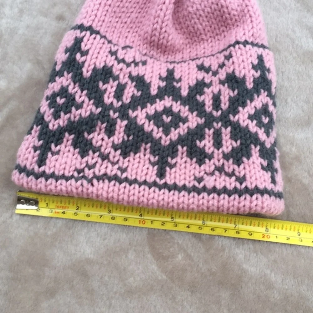 NWOT Winter Acrylic Pom Pom Beanie, OS (Girls)